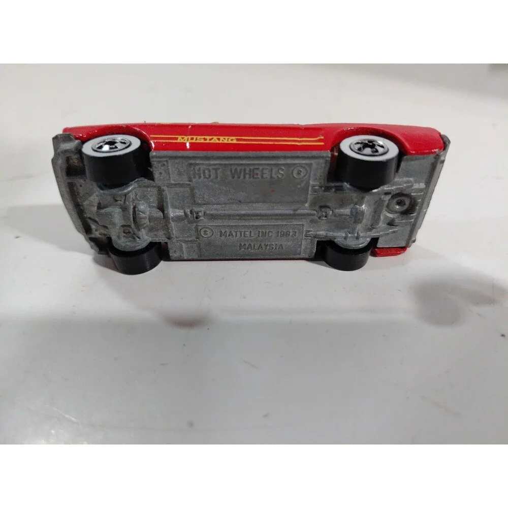 Hot Wheels 1984 Malaysia 1:64 DieCast 1965 Ford Mustang Convertible Muscle Car